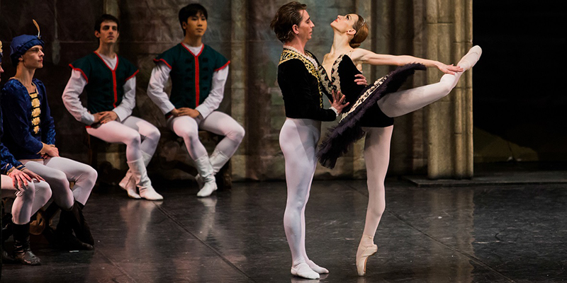 Balerina  Adela Floricioiu revine pe scena Teatrului de Balet Sibiu