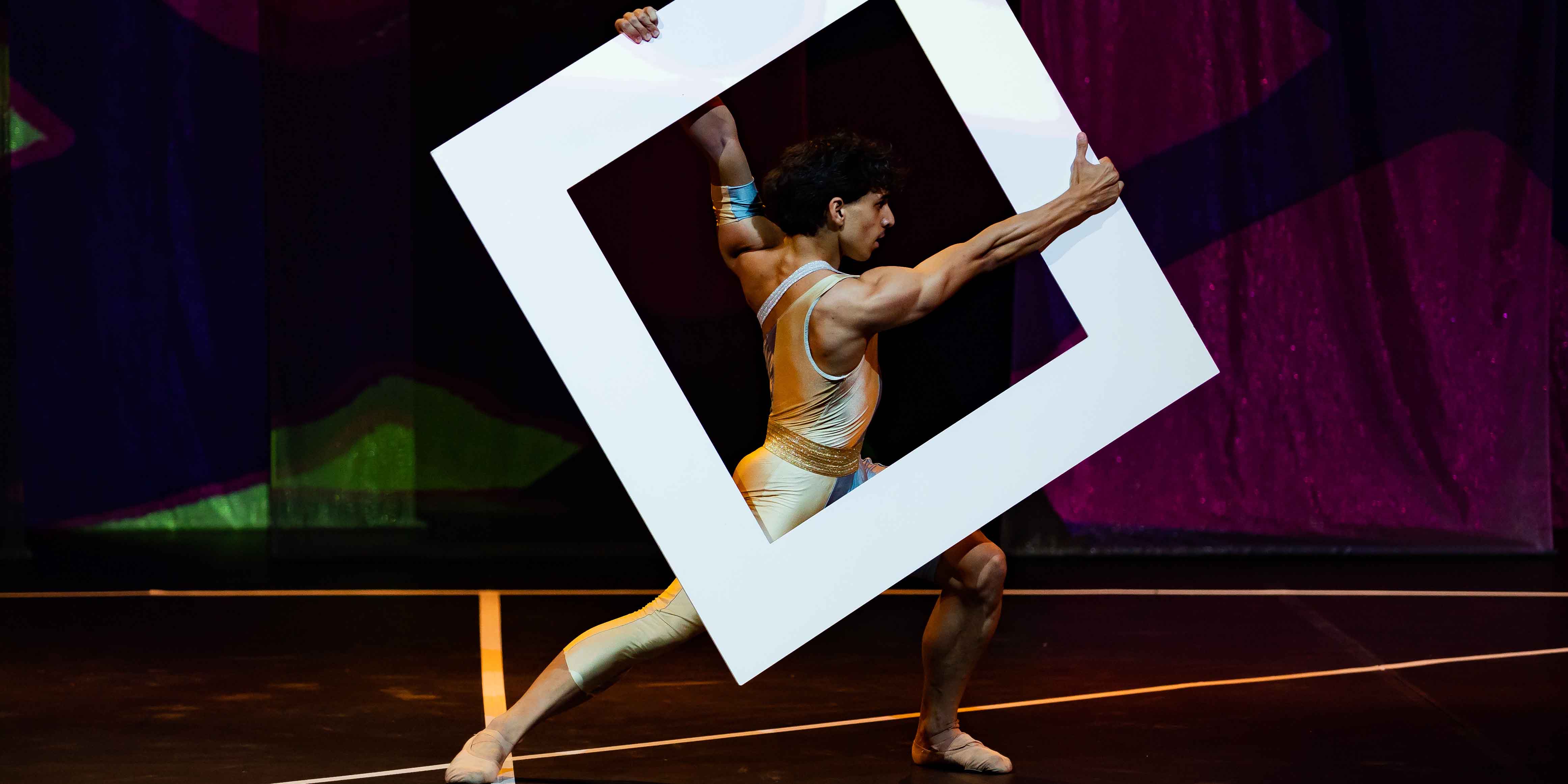 „DinDor’NdoR”, un spectacol de Gigi Căciuleanu deschide stagiunea 2024-2025 la Teatrul de Balet Sibiu