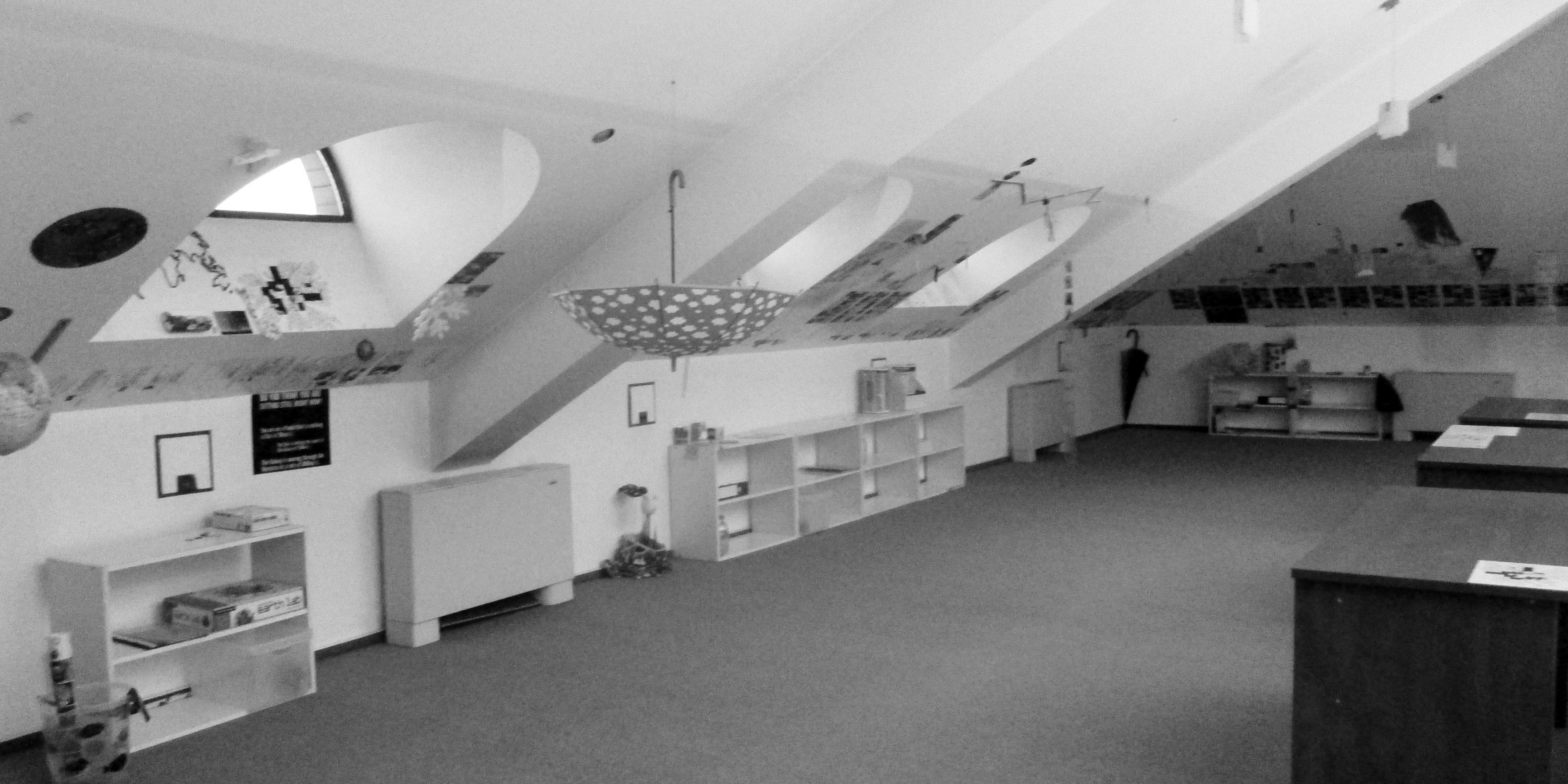 Artista Lia Perjovschi la Biblioteca Județeană ASTRA Sibiu: Spațiul telescopic al cunoașterii.