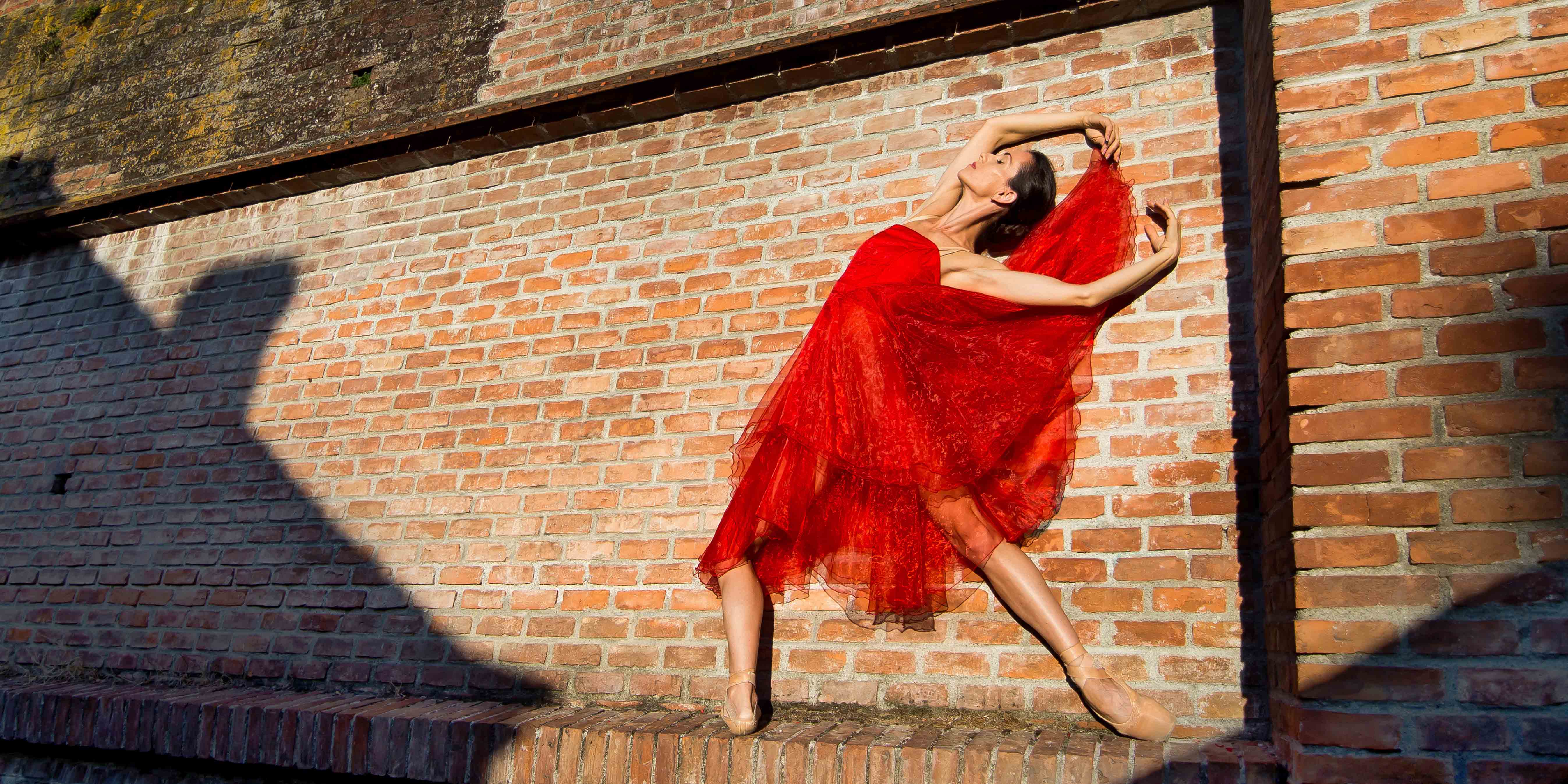 Premieră de dans contemporan la teatrul de Balet Sibiu - “Legături.Bolero”