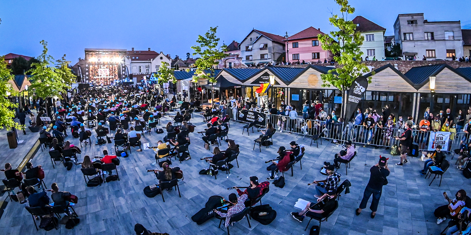 300 de chitariști au celebrat moștenirile muzicii rock și folk, la Sibiu Guitar Meeting!