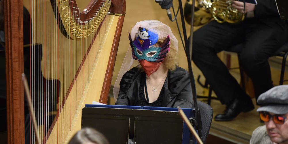 Muzică și culoare la Carnavalul Filarmonicii